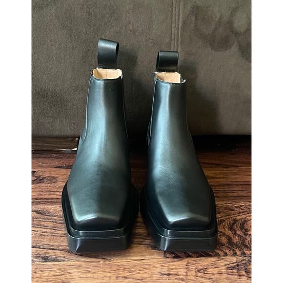 $1,800 NIB Bottega Veneta Black Leather Block Heel Chelsea Boots Size 38.5(5.5)
